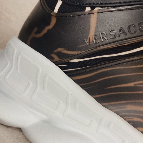 🔥 *RARE* VERSACE CHAIN REACTION ZEBRA FOR SALE | SIZE 46 EU (11-12 US) 🔥 - Picture 2 of 9
